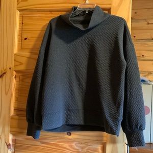 NWT Te Verde sweater